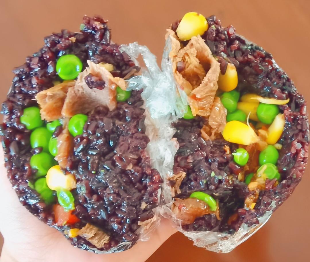 tumemanques丶做的宿舍党减脂正餐免捏黑米饭团