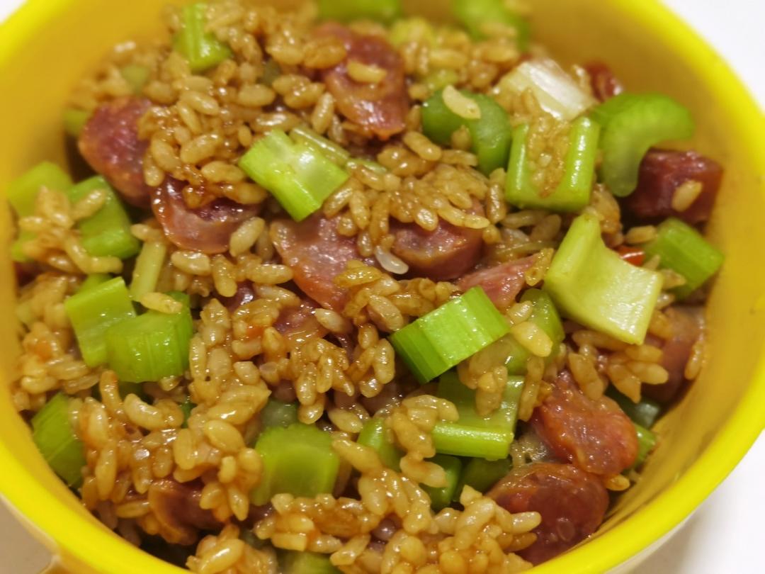 懒人必备～电饭煲腊肠焖饭