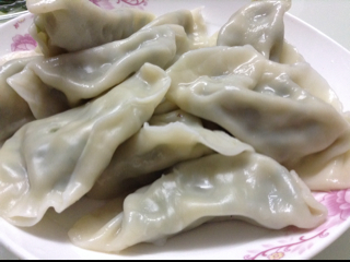 芹菜胡萝卜猪肉水饺