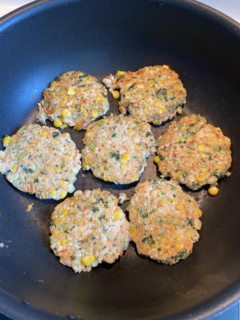 减肥餐低脂鸡胸肉饼