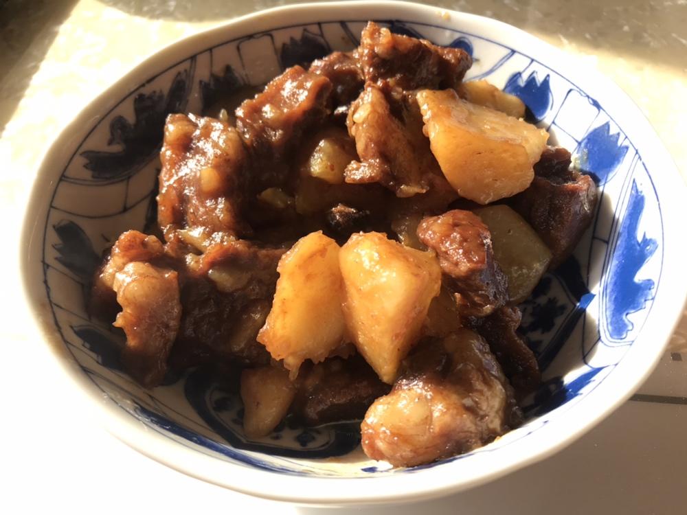 土豆炖牛肋条