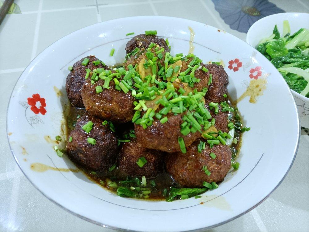 【红烧狮子头】内附详细做法~1.22