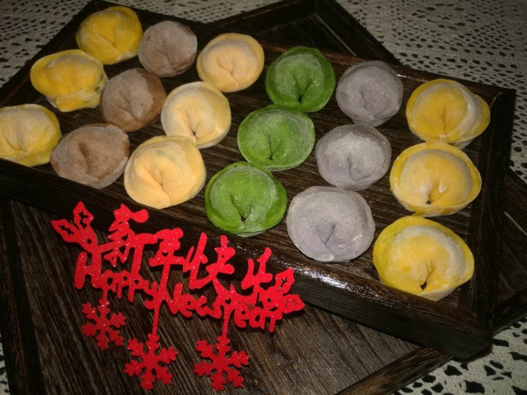 彩色元宝饺子