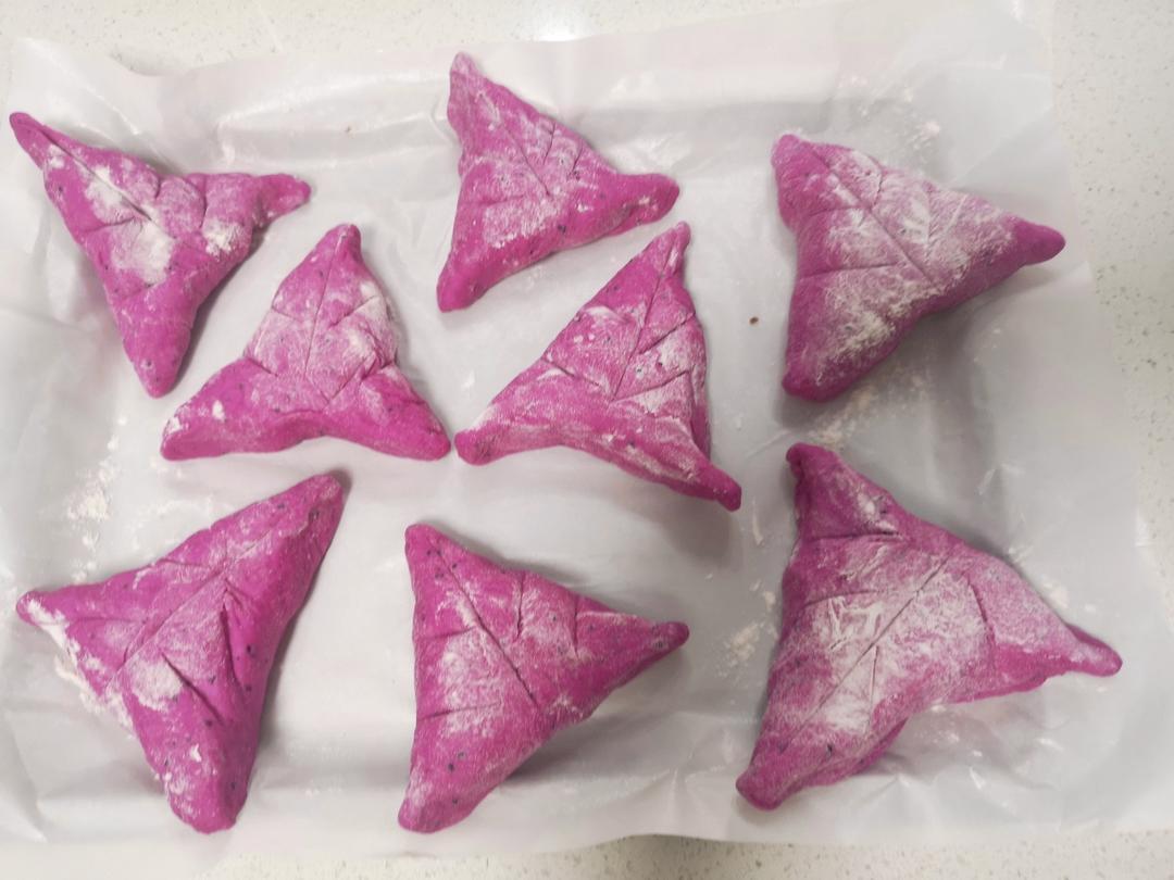 火龙果汁软欧包
