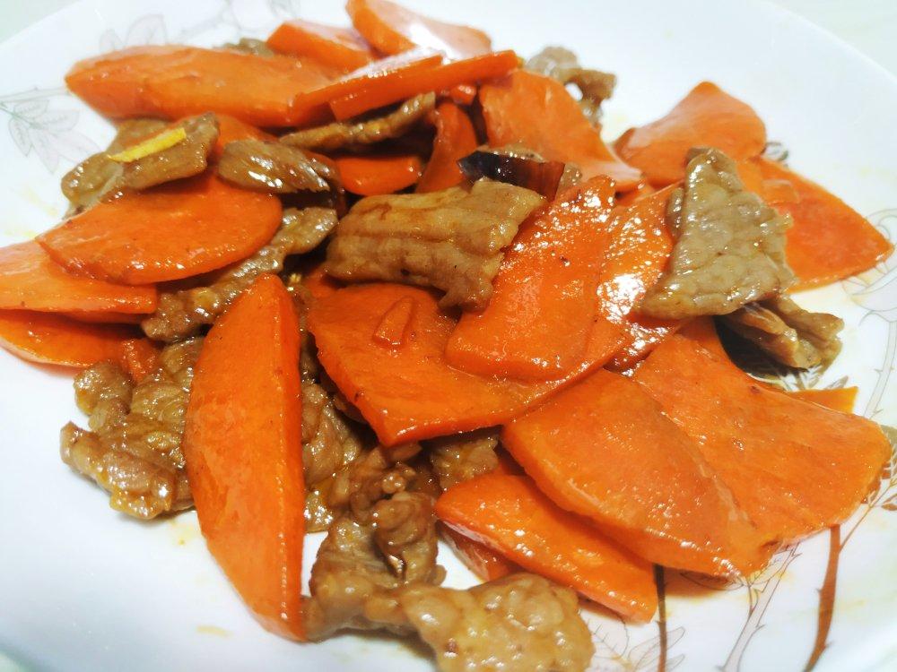 胡萝卜炒牛肉