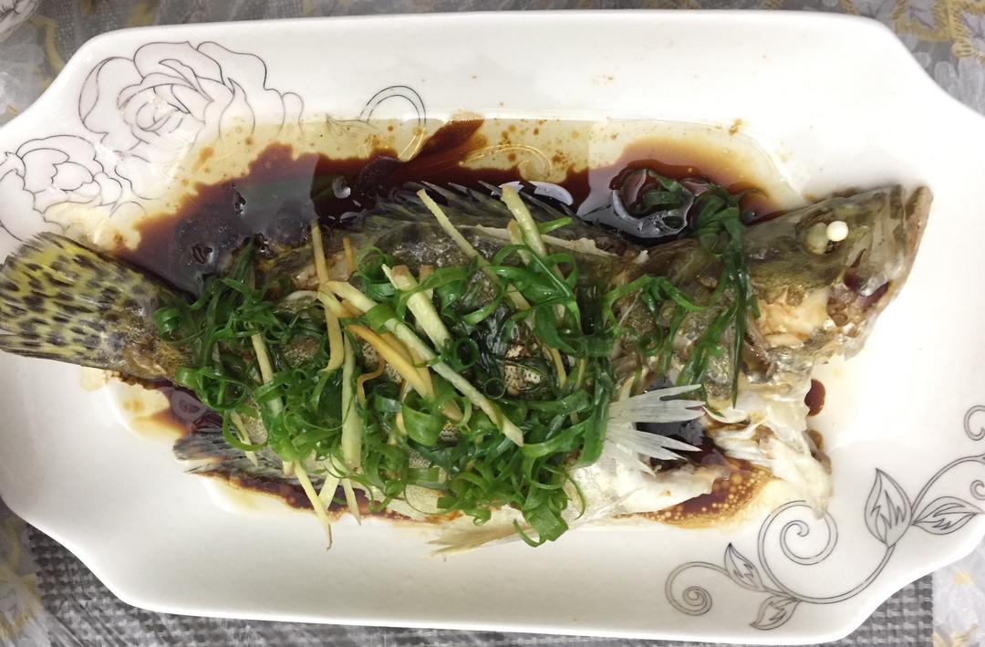 青蒸桂鱼的做法