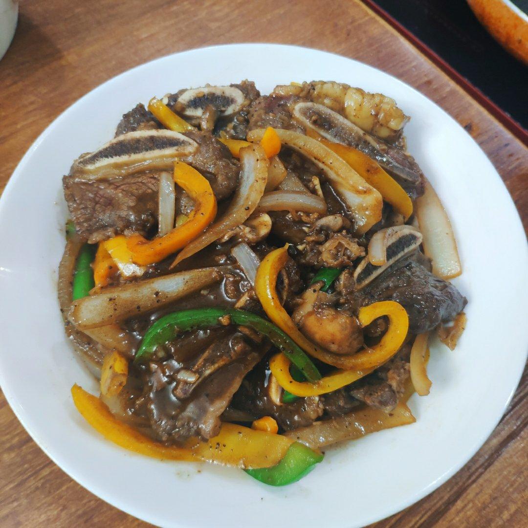 黑胡椒牛肉粒