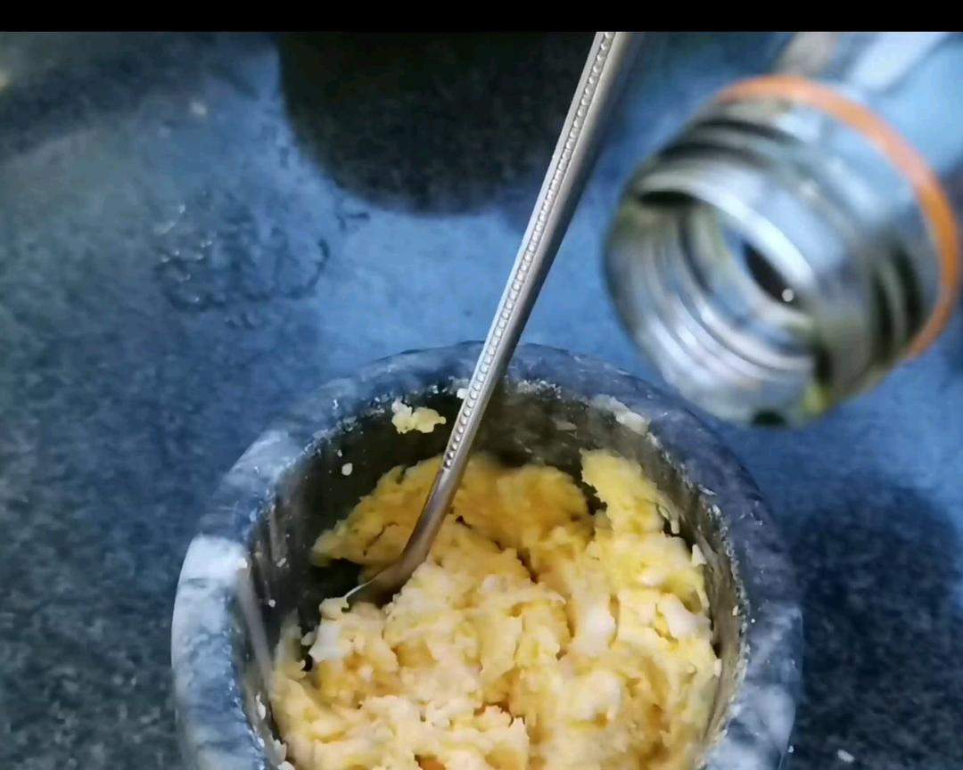 【步骤图】鸡蛋蒜泥的做法_鸡蛋蒜泥的做法步骤_菜谱_下厨房