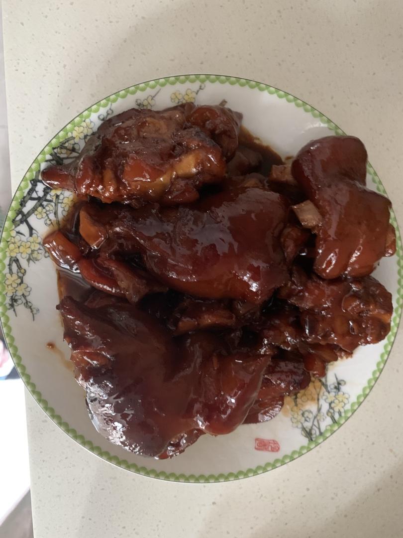 美味的家常菜：红烧猪蹄