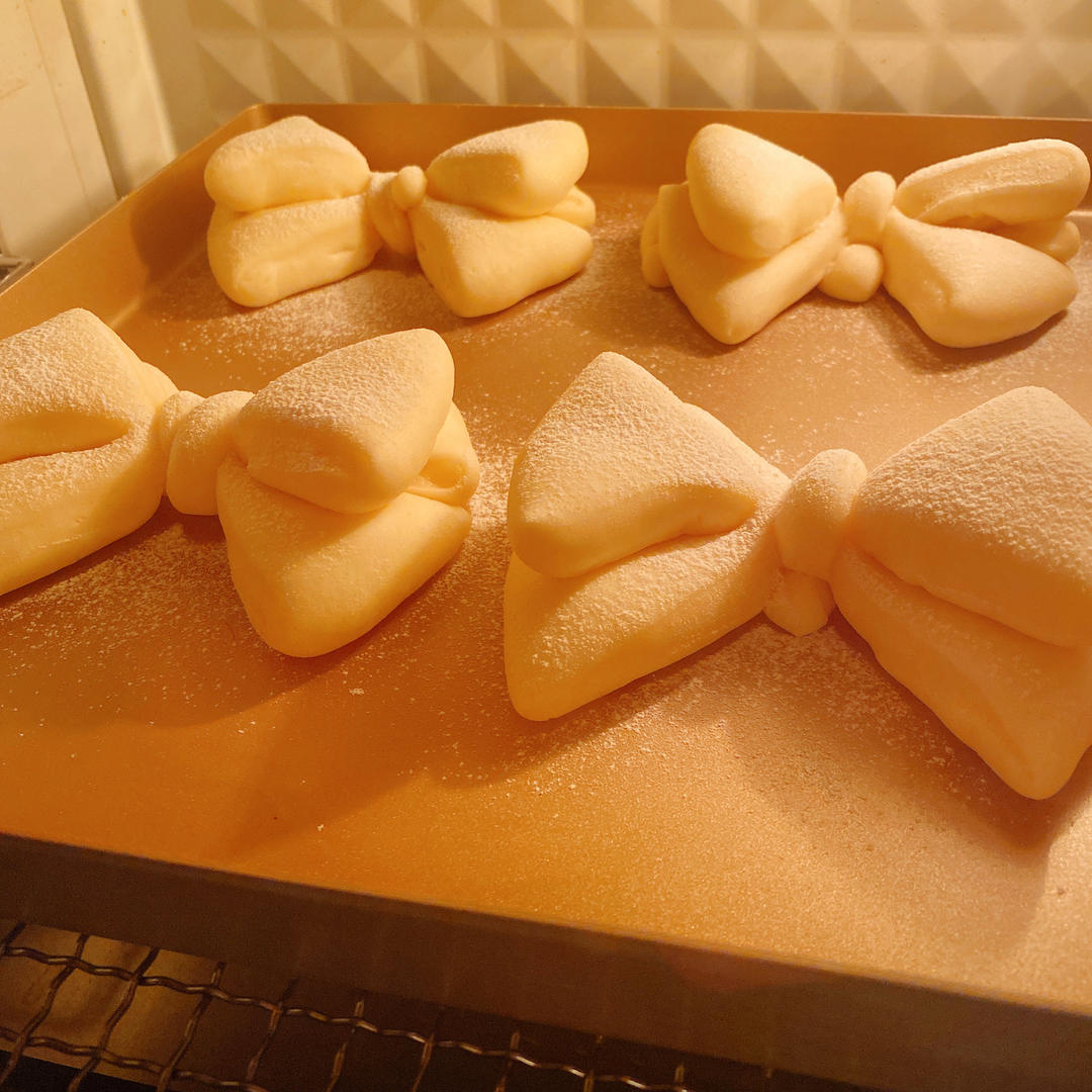 老夫的少女心蝴蝶结面包