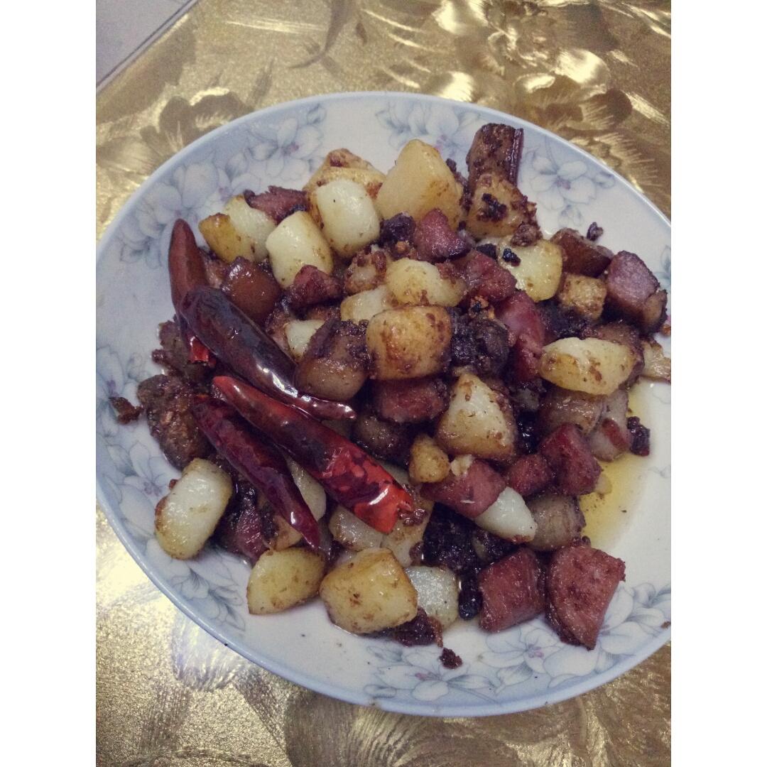 土豆闷红烧肉