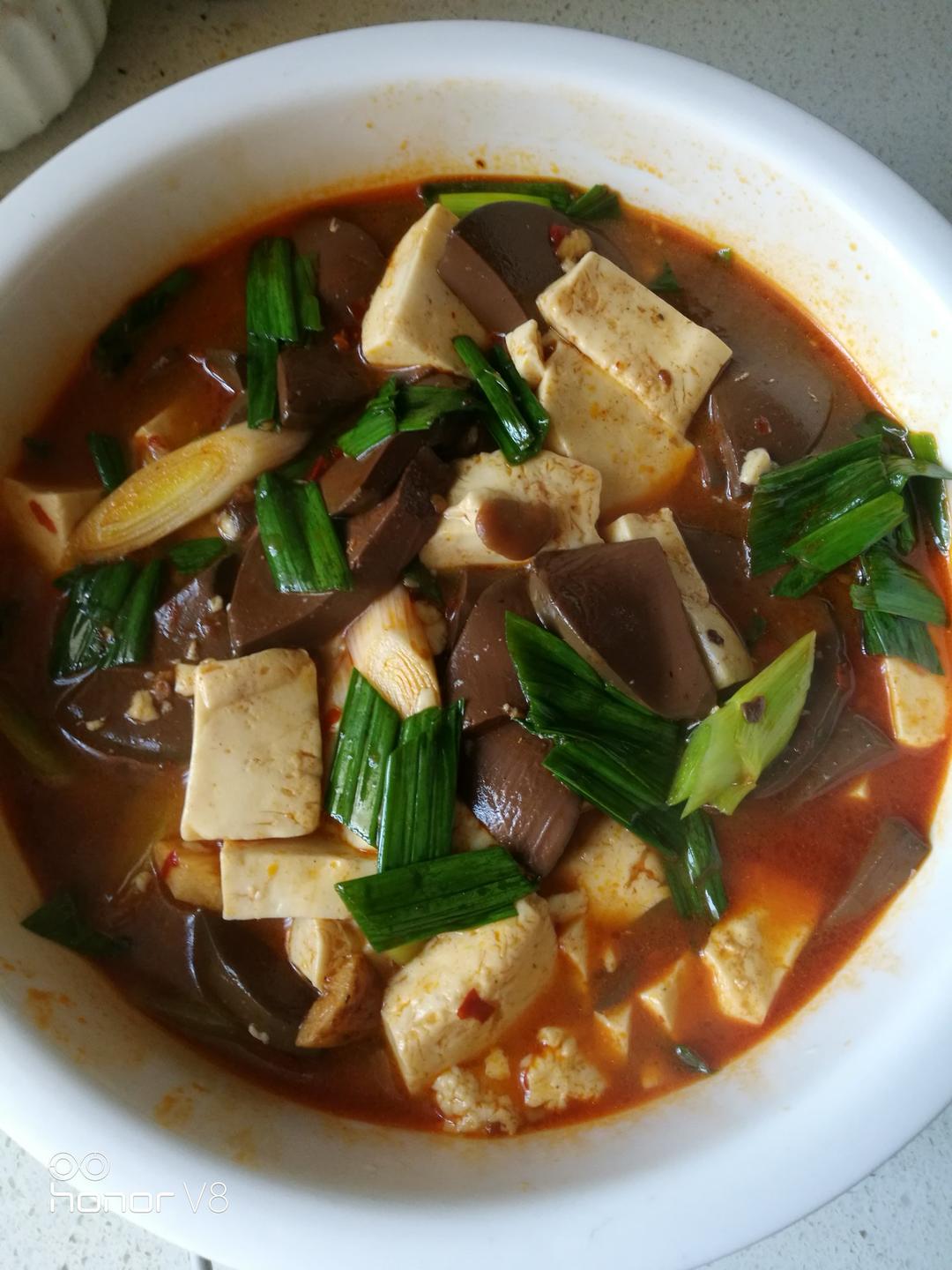 鸭血豆腐煲