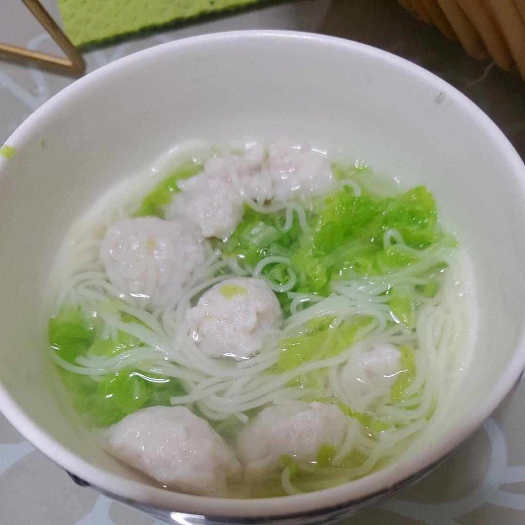 鱼丸蔬菜汤，宝宝不可缺少的一碗汤