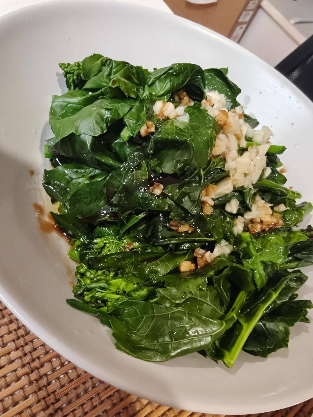 三分钟快手美味健康菜 清炒板蓝根