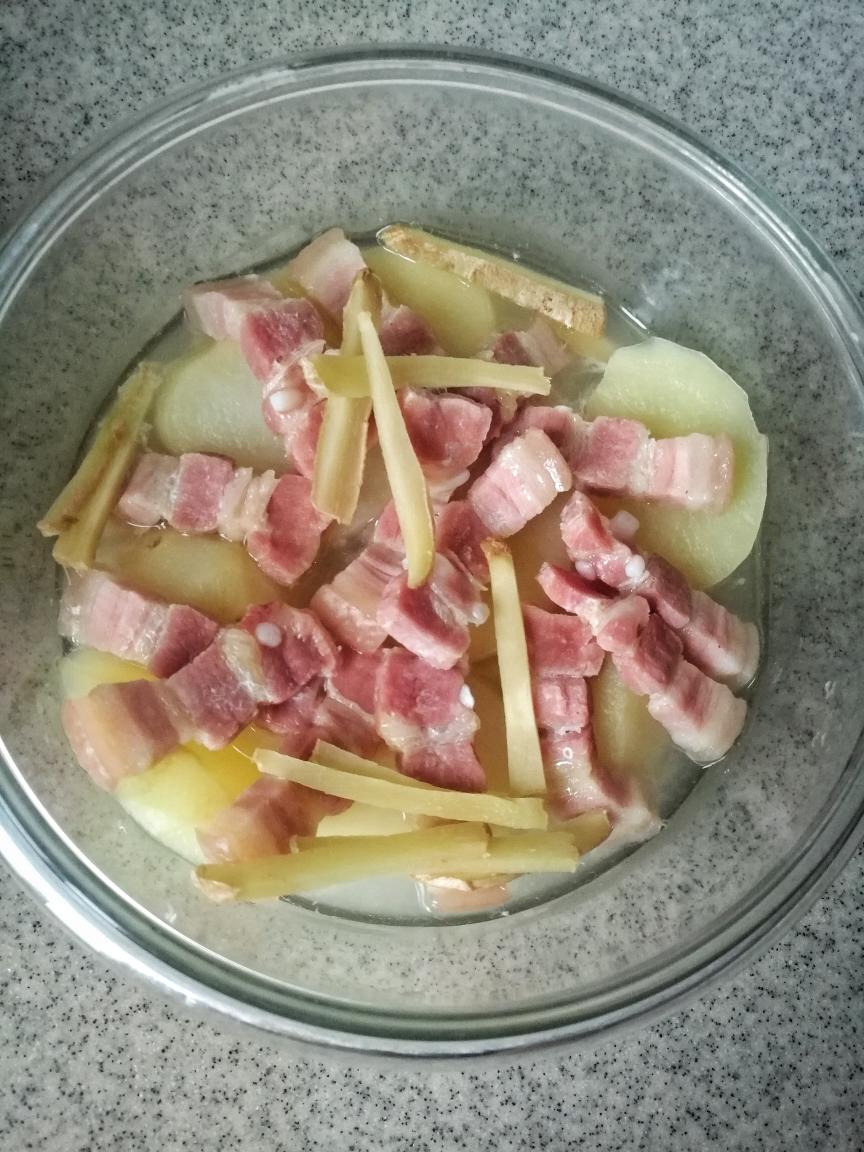 咸肉蒸土豆