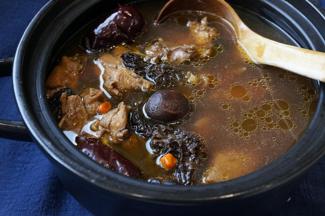 香菇炖鸡汤
