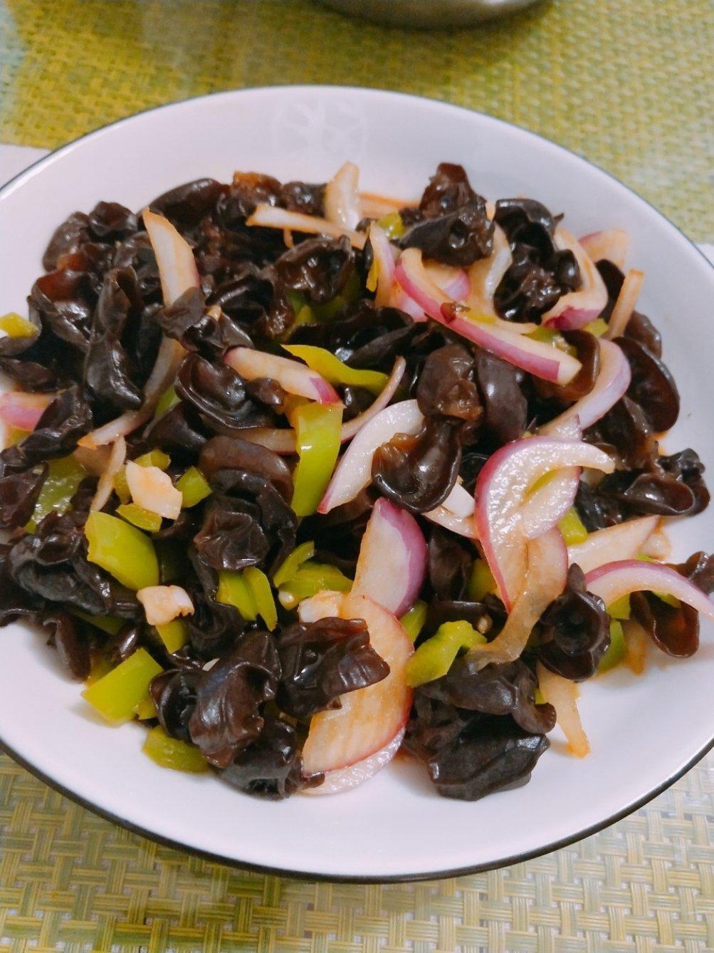 凉拌洋葱木耳–通血管开胃快手凉菜