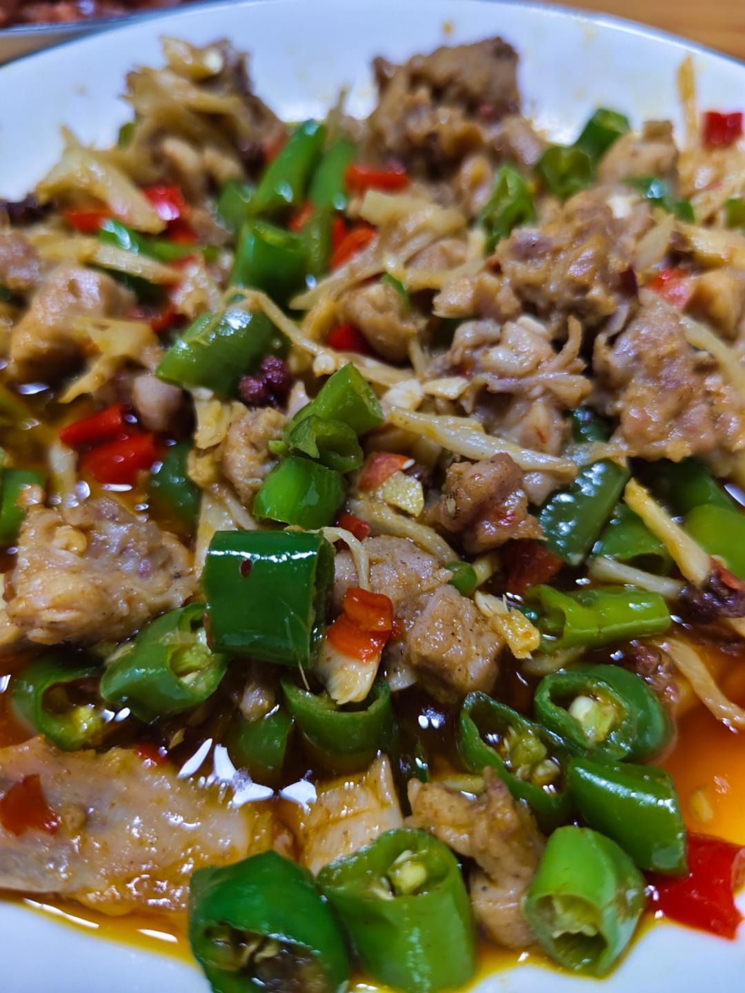 厨师长教你：自贡名菜“鲜锅兔”的家常做法，味道很赞先收藏起来