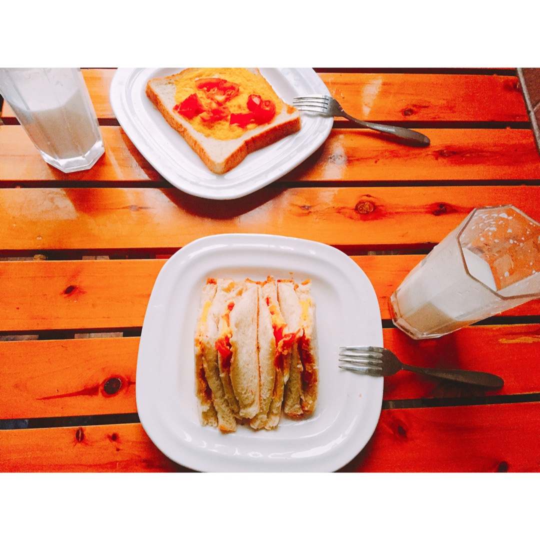 【1分钟鸡蛋三明治】微波懒人早餐