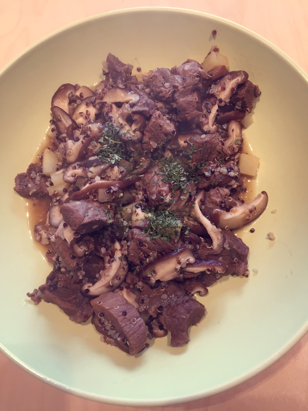 香菇土豆藜麦焖牛肉饭的做法