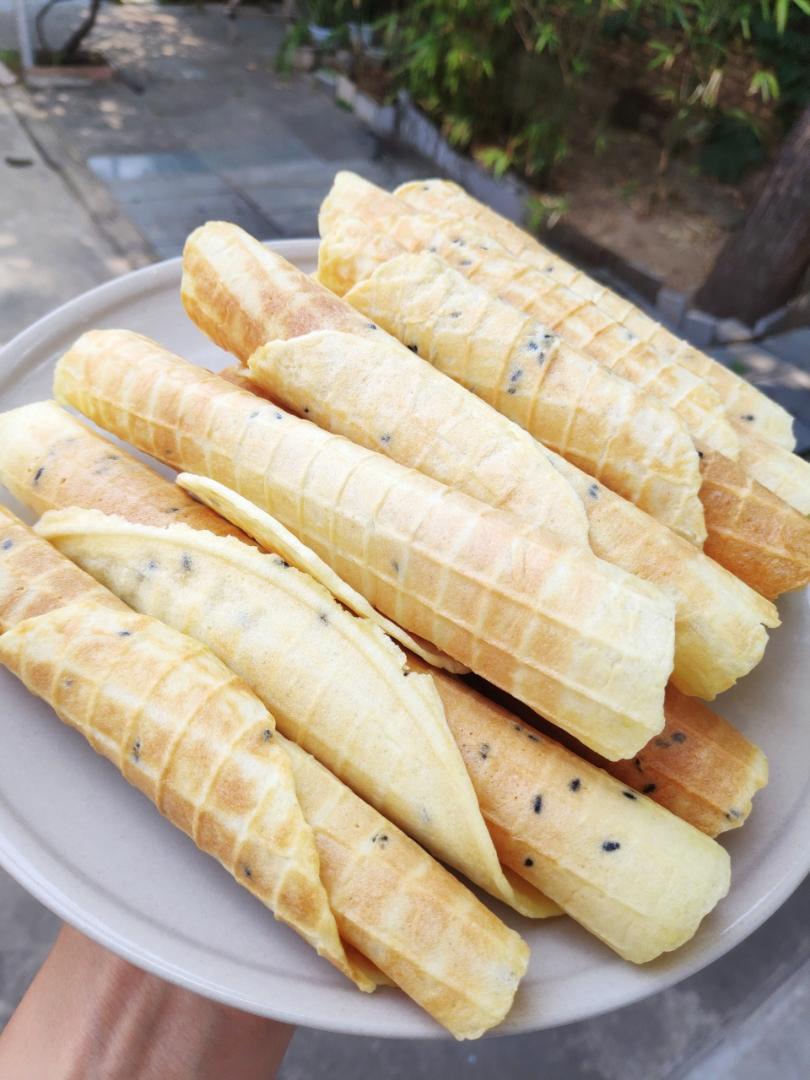 青青飞飞的饭饭做的香脆可口的蛋卷卷