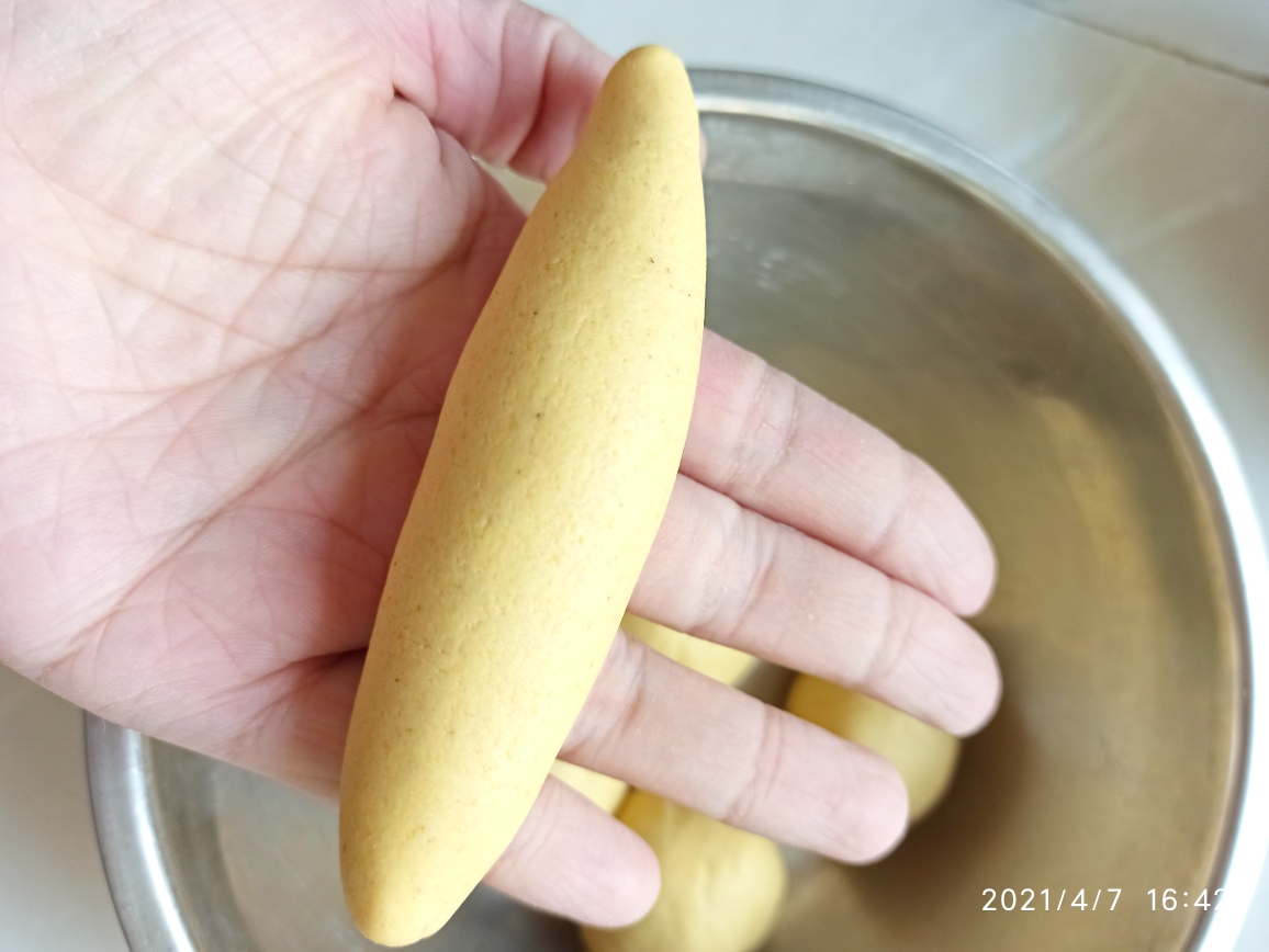简单快手:水煎玉米饼（不用案板）的做法 步骤4