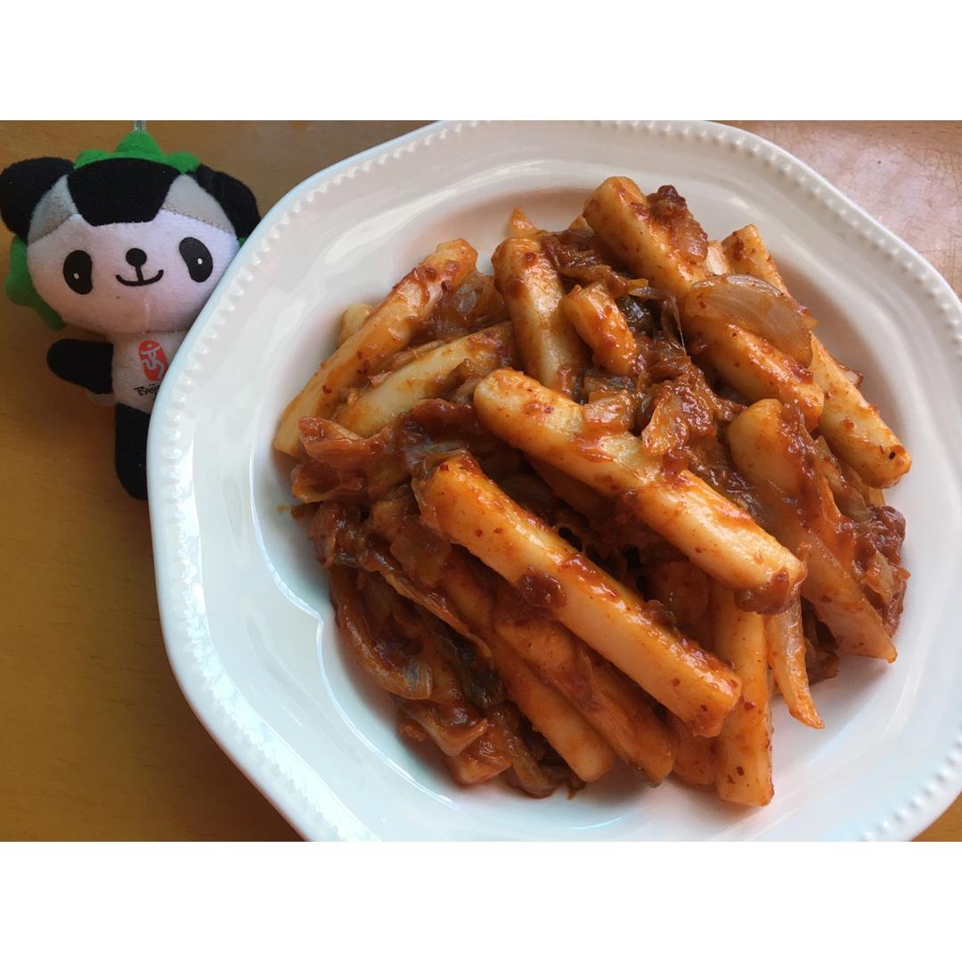 辣白菜炒年糕