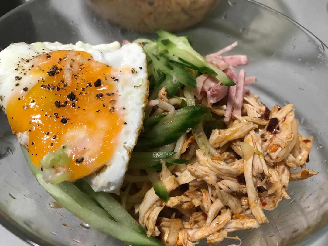 鸡丝凉面