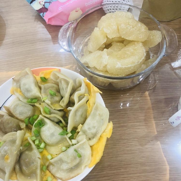 鸡蛋生煎饺子