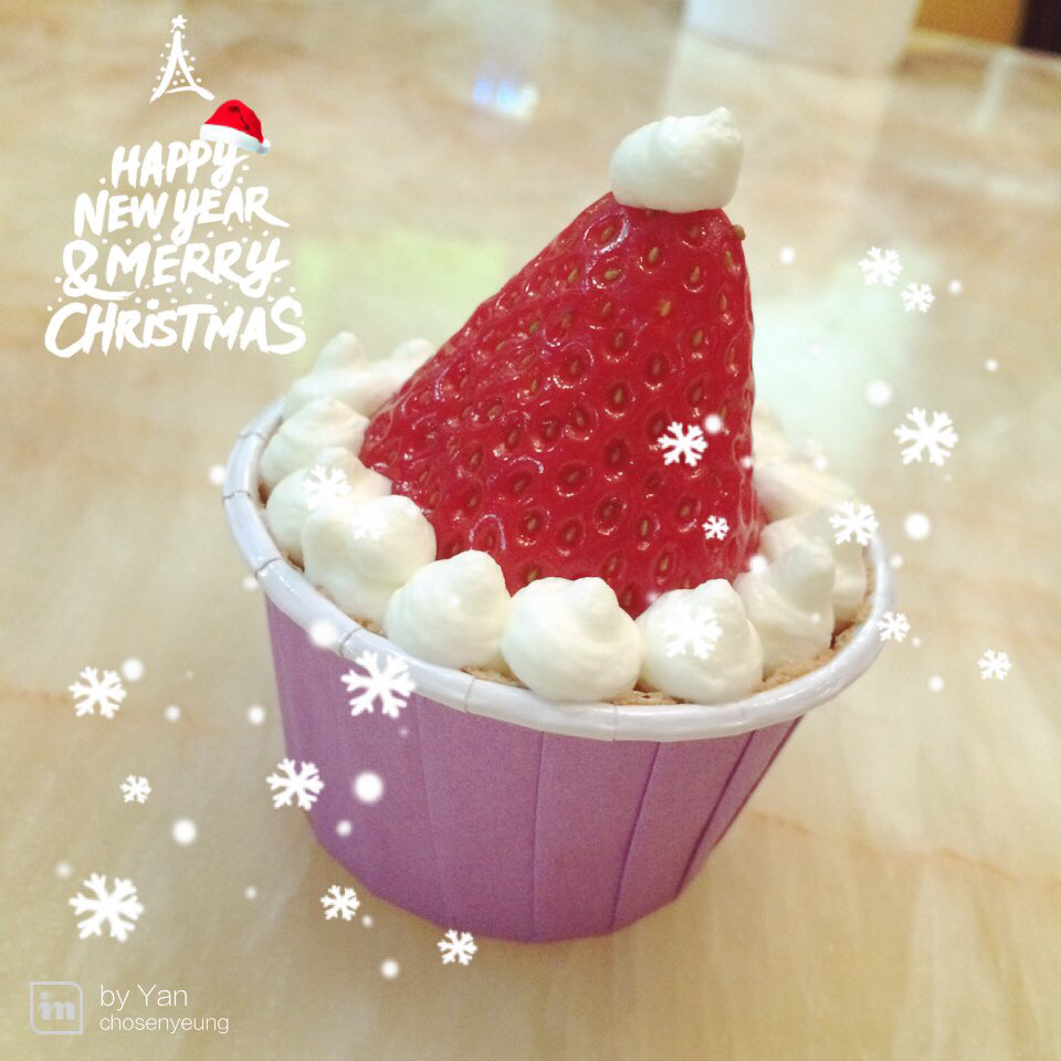 圣诞帽子纸杯蛋糕