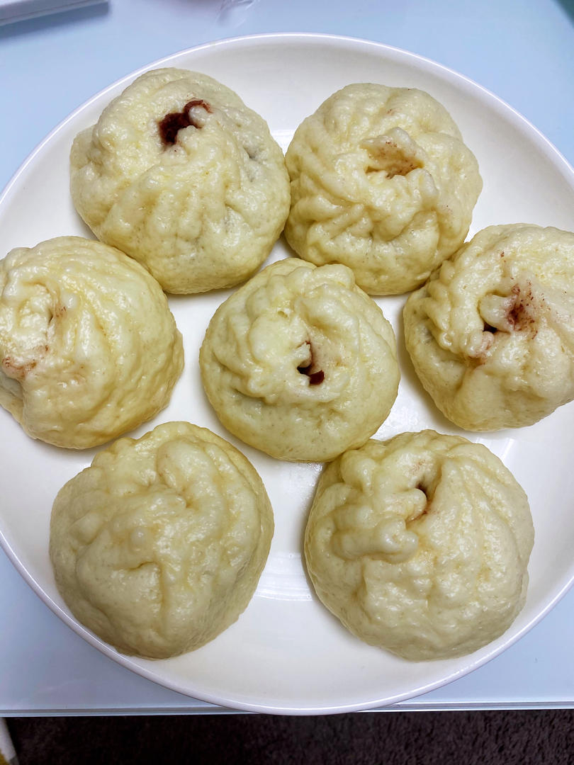 松软多汁的肉包子