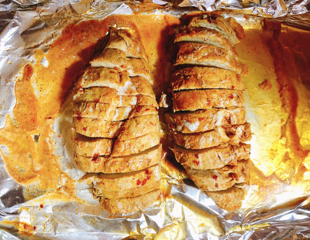 竖琴与薰衣草做的锡纸烤鸡胸肉