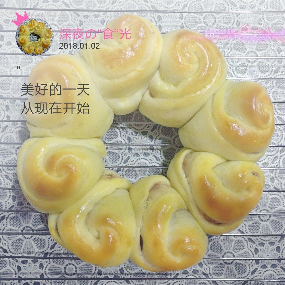 椰蓉花环面包