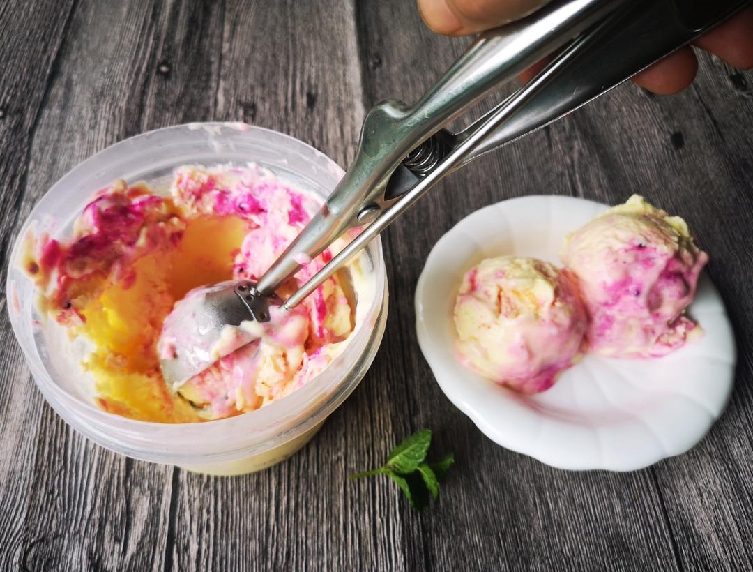 自制冰淇淋（懒人版无需搅拌的冰淇淋）
