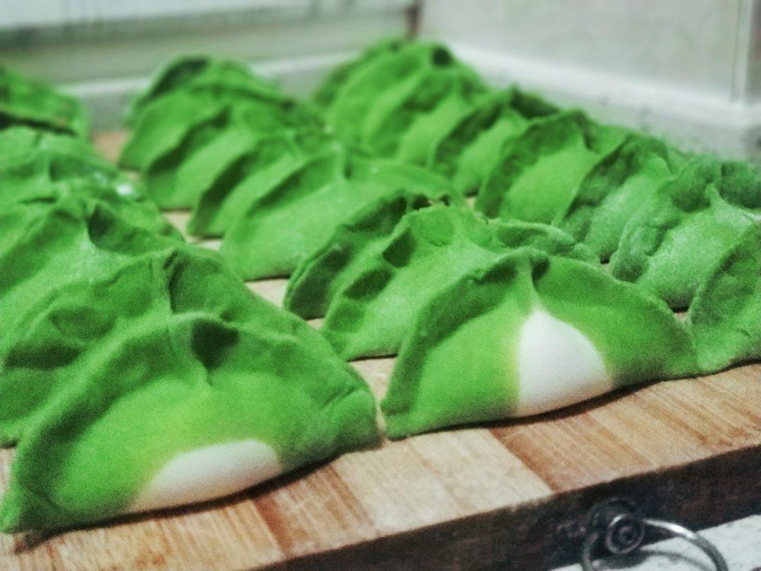 翡翠白玉白菜饺子详细版（附翡翠白玉白菜饺子包法，翡翠白玉饺子皮两种制法，面包机和面，翡翠白玉烧卖，各种馅料搭配）