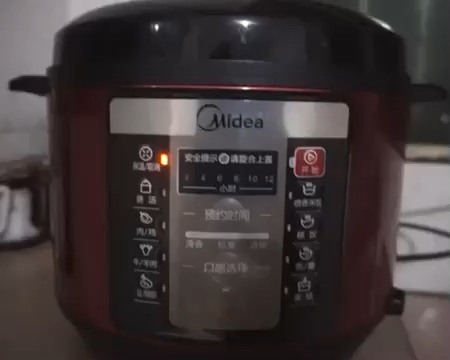 电高压锅版番茄土豆炖牛腩 厨房小白都能做的做法 步骤5