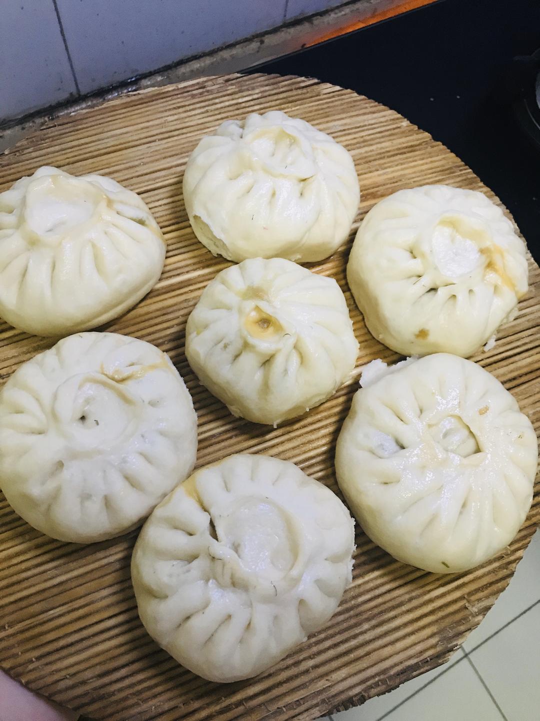 茴香苗猪肉大包