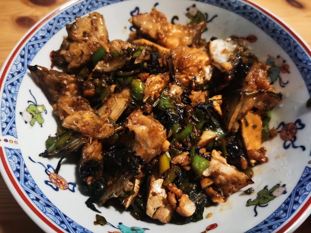 青椒碎鱼头的做法