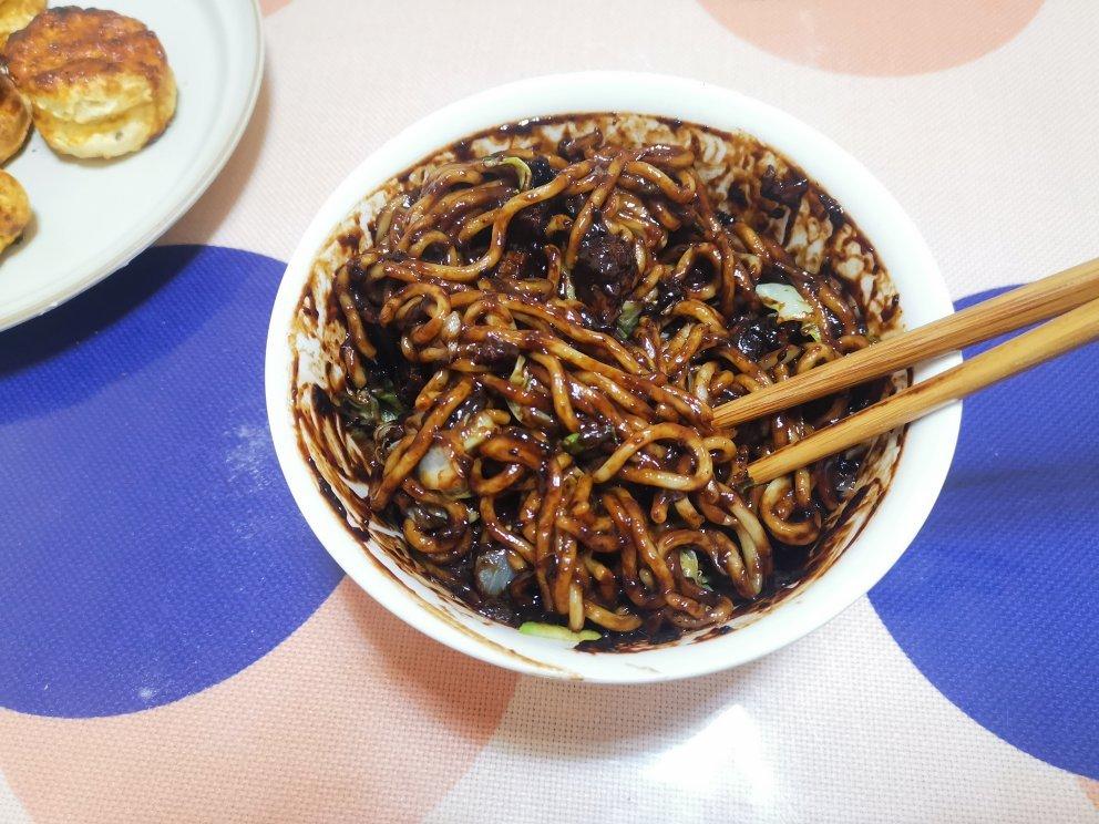 韩式炸酱面