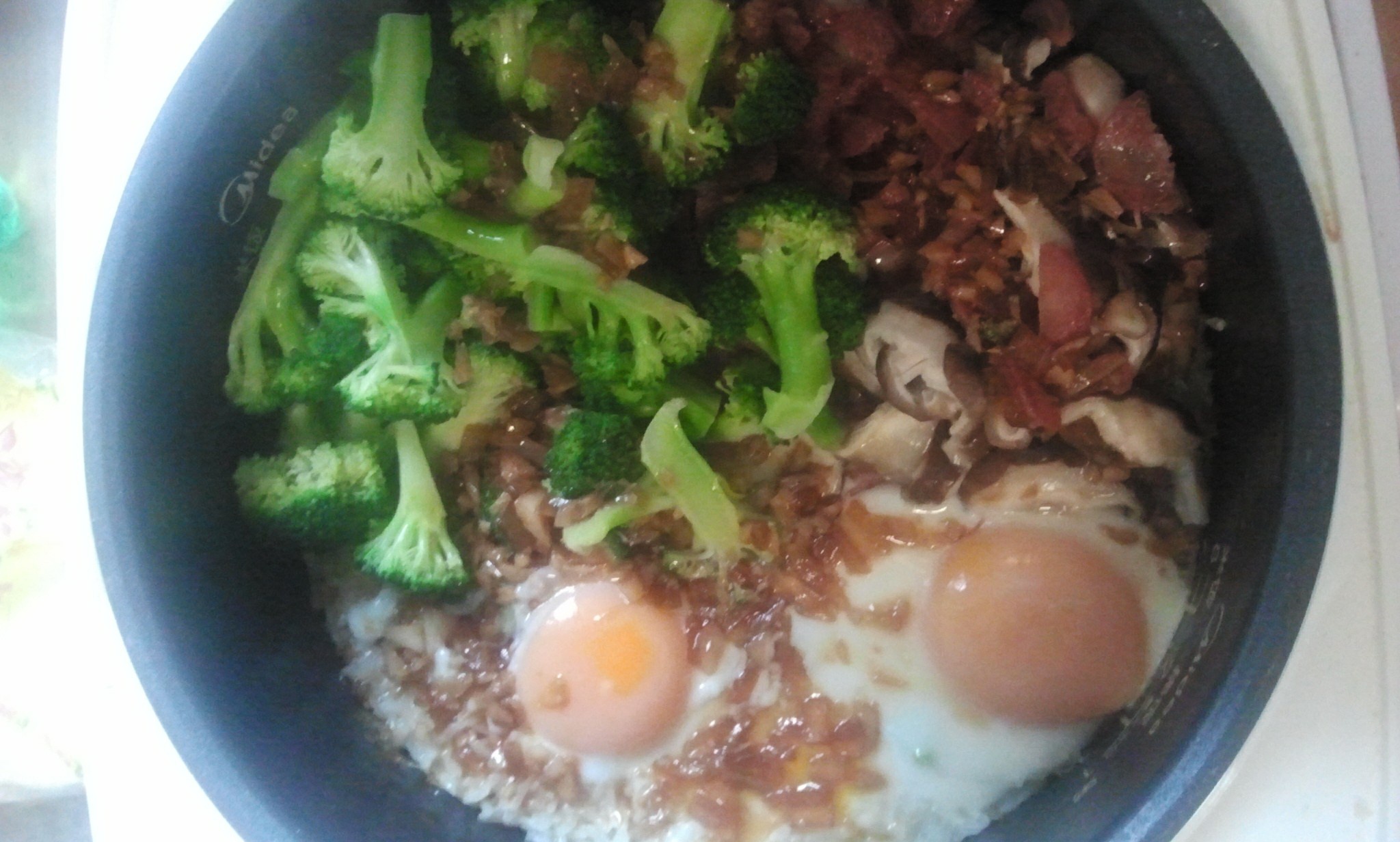 电饭锅版腊肠煲仔饭