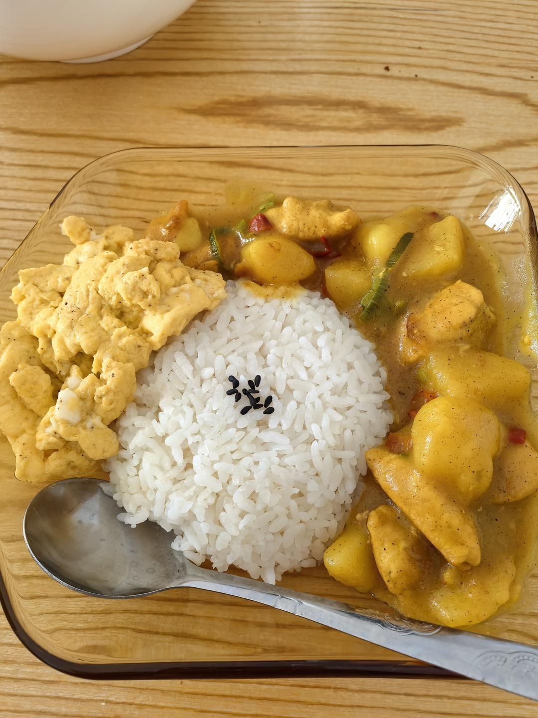 香气浓郁的咖喱土豆鸡（咖喱粉版）
