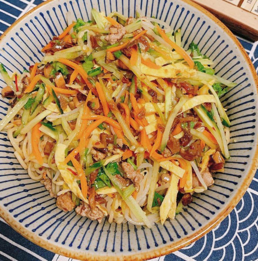 香菇肉酱拌面—夏日最佳拍档