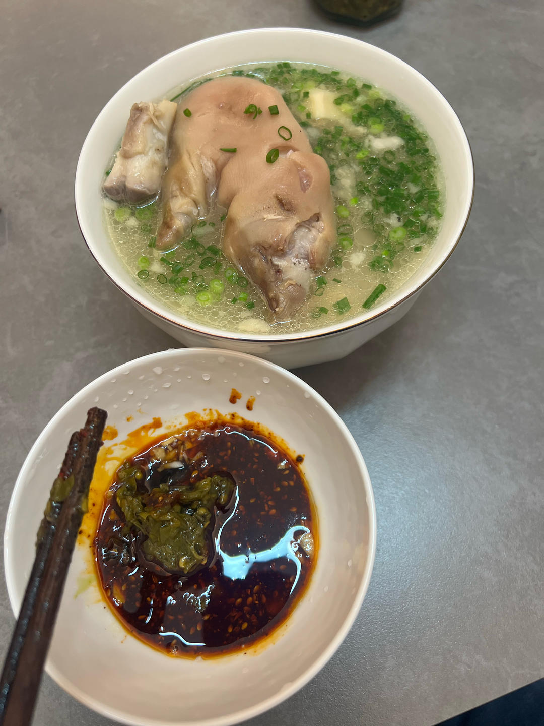 成都必吃 老妈蹄花汤