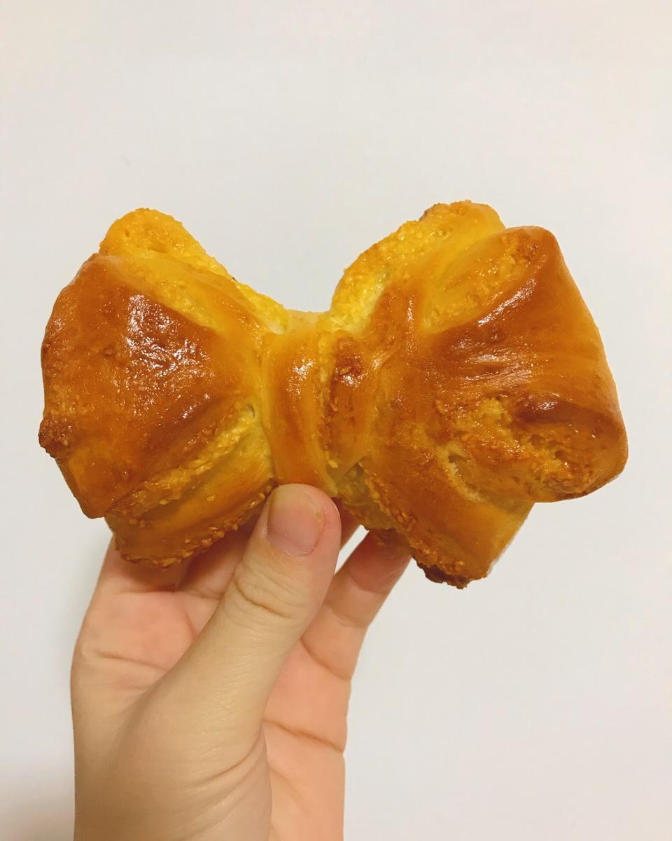 蝴蝶结🎀面包（南瓜泥椰蓉馅）