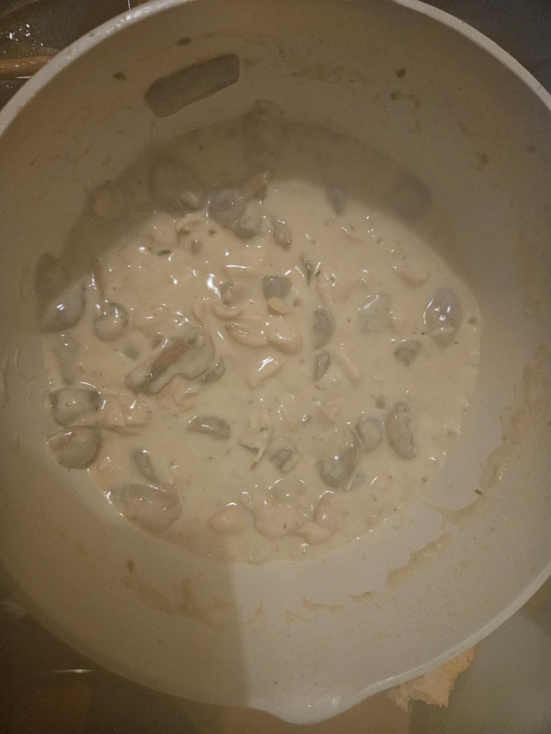 皇家奶油炖鸡 Chicken à la King