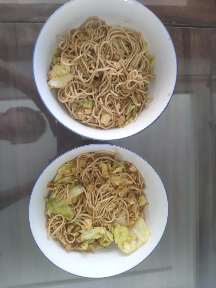 包菜粉丝炒鸡蛋