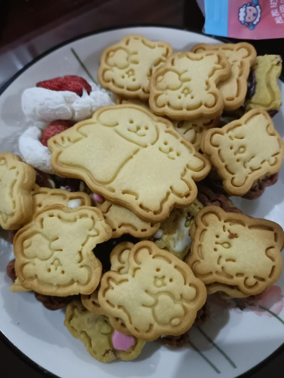 小朋友们超爱的卡通小饼干