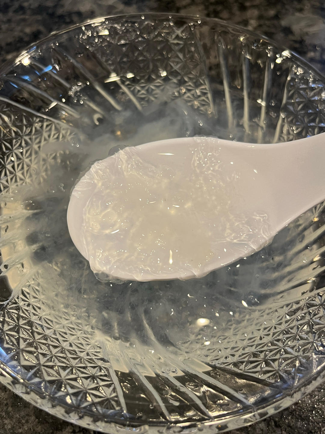 燕窝的泡发及炖煮
