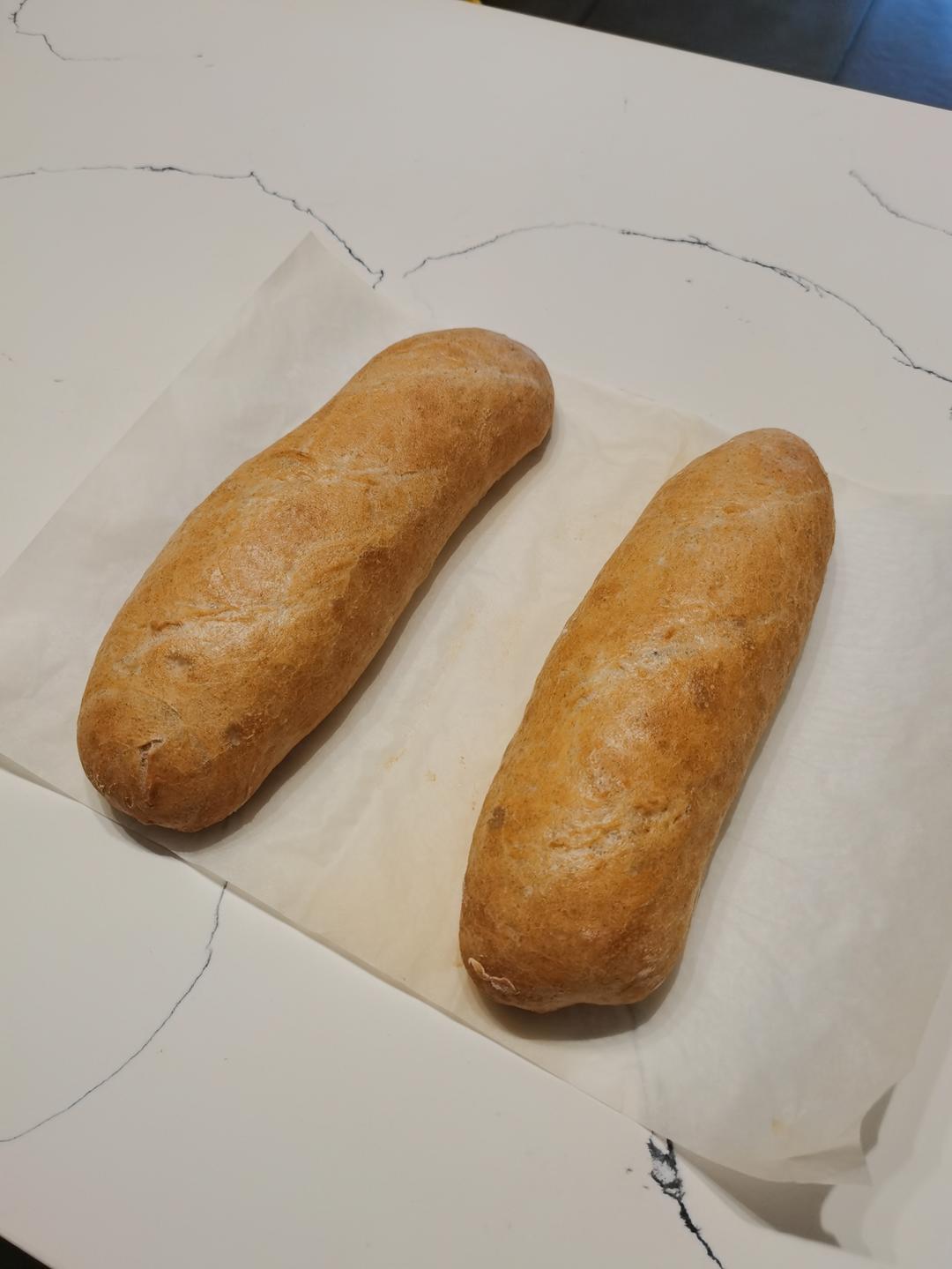 香脆健康的全麦法棍Whole Wheat Baguette
