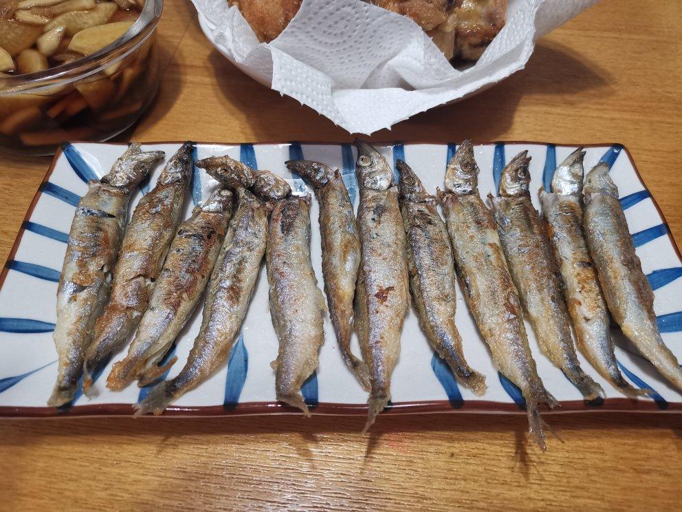 香煎多春鱼